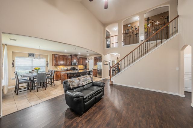 309 Garden Path Lane, Mansfield, TX 76063
