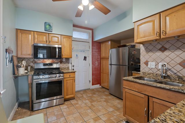 7140 S Eberhart Avenue, Chicago, IL 60619