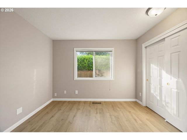 17226 Tualatin St, Lake Oswego, OR 97035