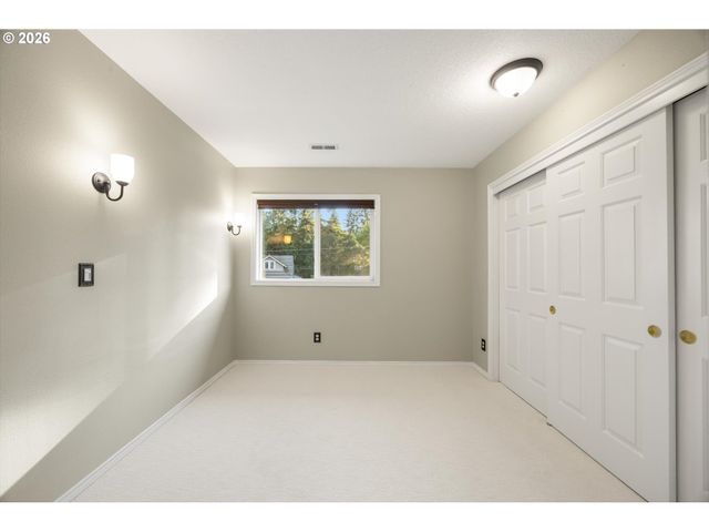 17226 Tualatin St, Lake Oswego, OR 97035