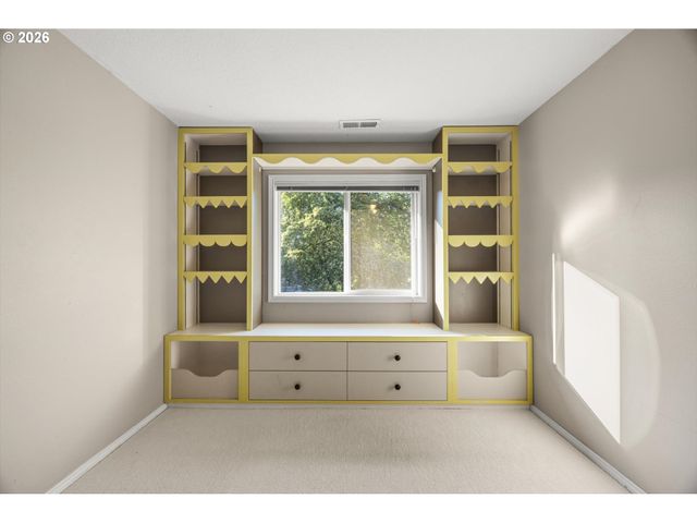 17226 Tualatin St, Lake Oswego, OR 97035