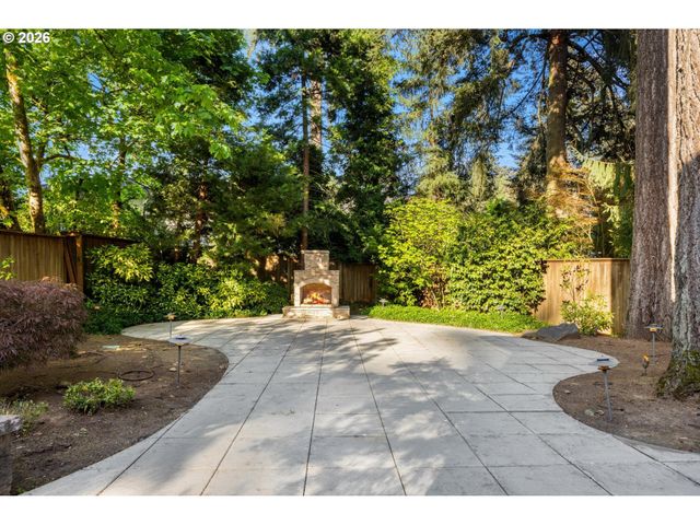 17226 Tualatin St, Lake Oswego, OR 97035