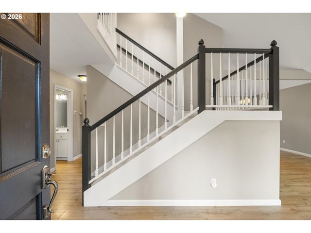 17226 Tualatin St, Lake Oswego, OR 97035
