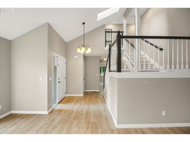17226 Tualatin St, Lake Oswego, OR 97035