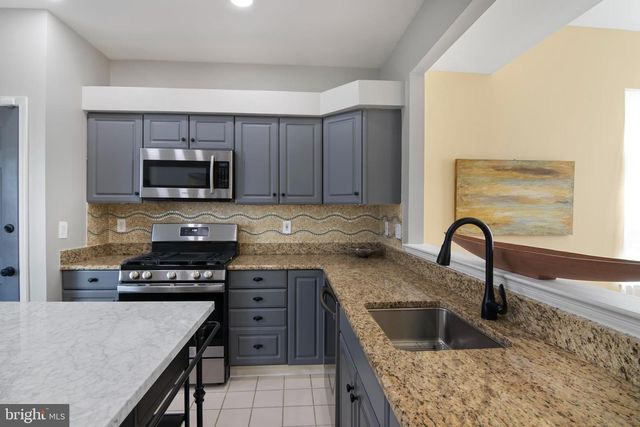 22 FAIRWAY BLVD, Monroe Township, NJ 08831