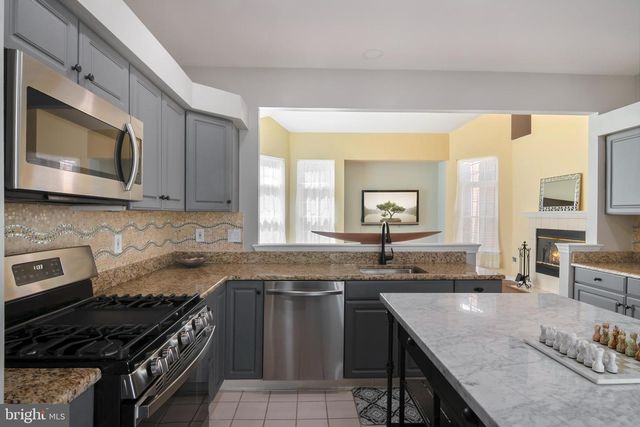 22 FAIRWAY BLVD, Monroe Township, NJ 08831