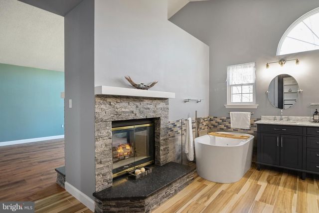 22 FAIRWAY BLVD, Monroe Township, NJ 08831