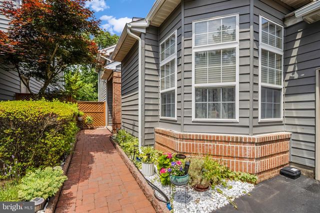 22 FAIRWAY BLVD, Monroe Township, NJ 08831