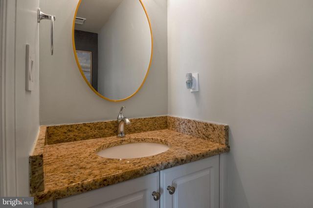 22 FAIRWAY BLVD, Monroe Township, NJ 08831