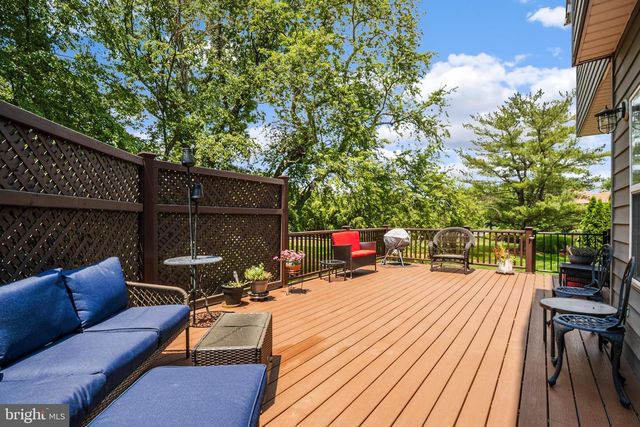 22 FAIRWAY BLVD, Monroe Township, NJ 08831