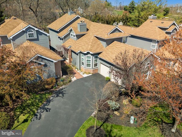 22 FAIRWAY BLVD, Monroe Township, NJ 08831