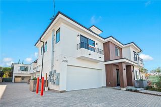 12300 Oxnard Street 3, North Hollywood, CA 91606