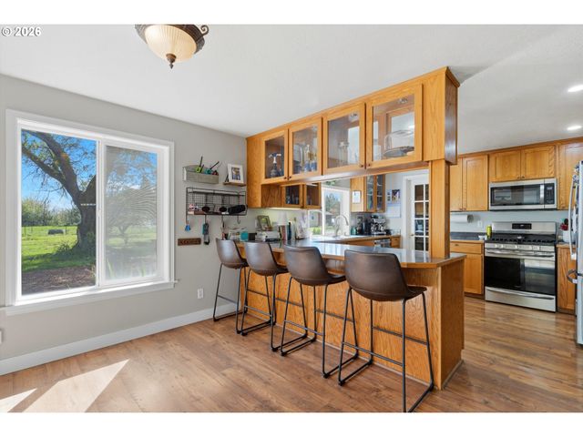 23032 Ne HAGEY Rd, Dundee, OR 97115