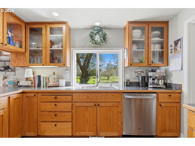 23032 Ne HAGEY Rd, Dundee, OR 97115