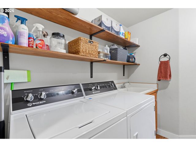 23032 Ne HAGEY Rd, Dundee, OR 97115