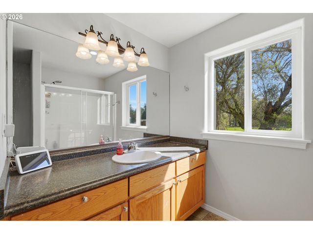 23032 Ne HAGEY Rd, Dundee, OR 97115