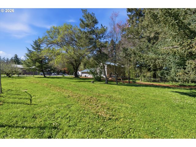 23032 Ne HAGEY Rd, Dundee, OR 97115