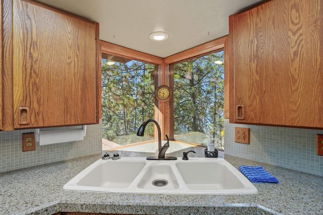 1202 S Starr Ln, Liberty Lake, WA 99019