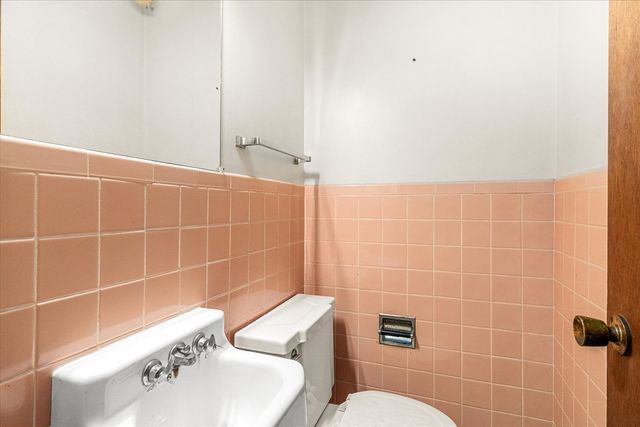 3S984 Oakland Lane, North Aurora, IL 60542