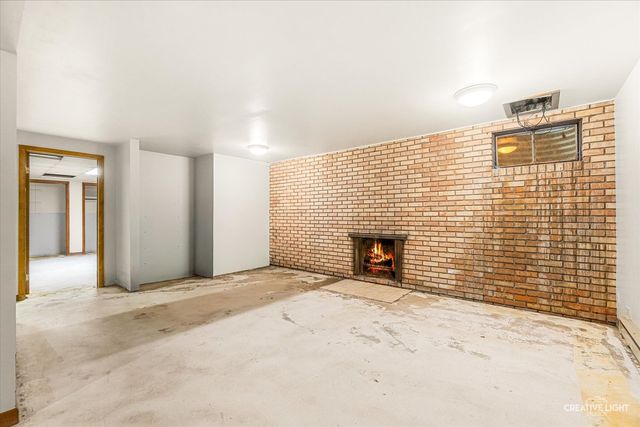 3S984 Oakland Lane, North Aurora, IL 60542