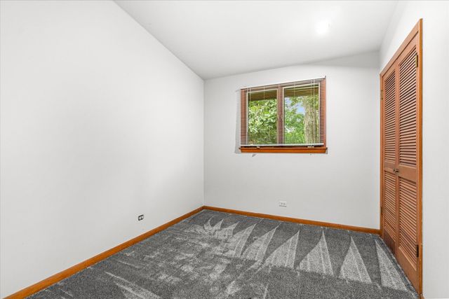 3S984 Oakland Lane, North Aurora, IL 60542