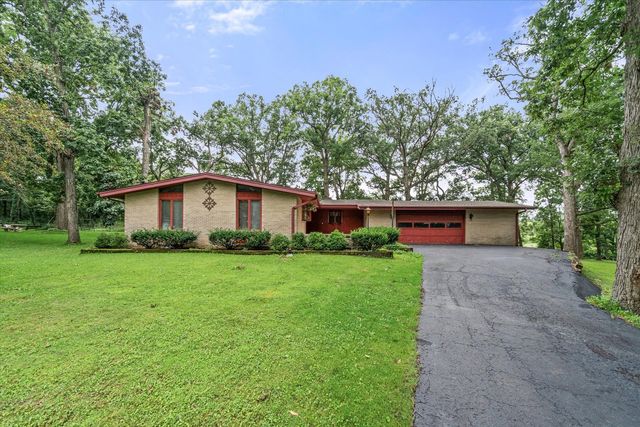 3S984 Oakland Lane, North Aurora, IL 60542