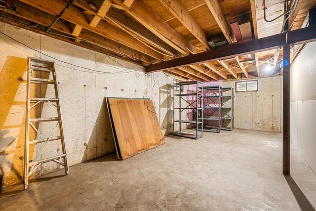 3S984 Oakland Lane, North Aurora, IL 60542