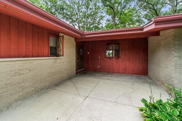 3S984 Oakland Lane, North Aurora, IL 60542