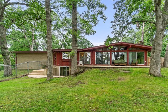 3S984 Oakland Lane, North Aurora, IL 60542