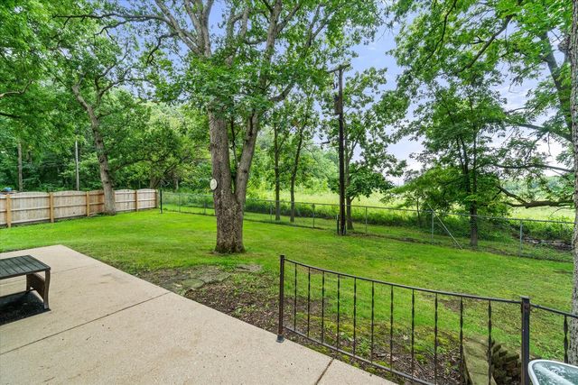 3S984 Oakland Lane, North Aurora, IL 60542