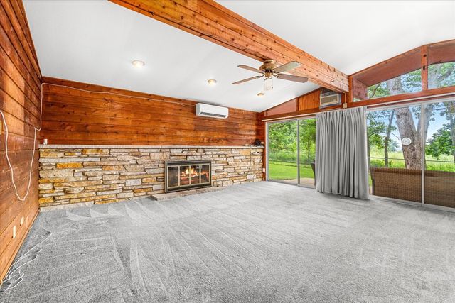 3S984 Oakland Lane, North Aurora, IL 60542