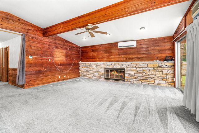 3S984 Oakland Lane, North Aurora, IL 60542