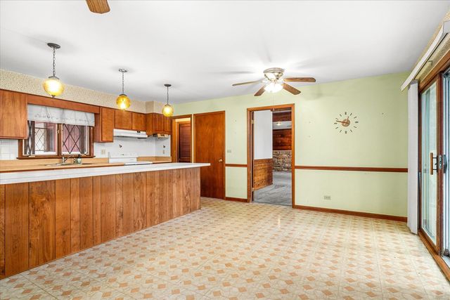 3S984 Oakland Lane, North Aurora, IL 60542