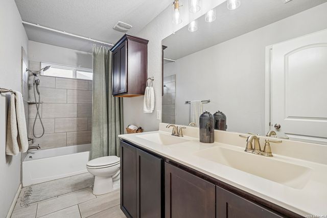 1344 LAUREN ST, New Braunfels, TX 78130