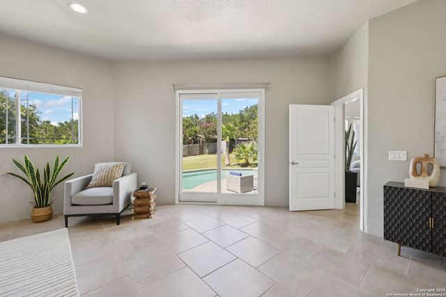 910 Silent Hollow, San Antonio, TX 78260
