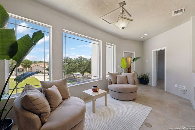 910 Silent Hollow, San Antonio, TX 78260