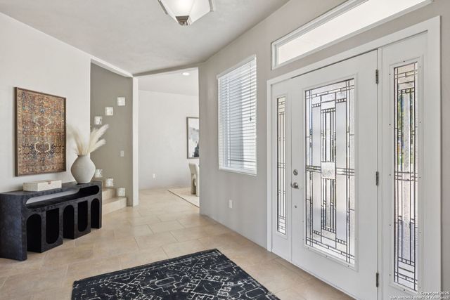 910 Silent Hollow, San Antonio, TX 78260