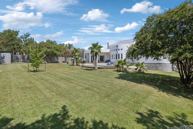 910 Silent Hollow, San Antonio, TX 78260