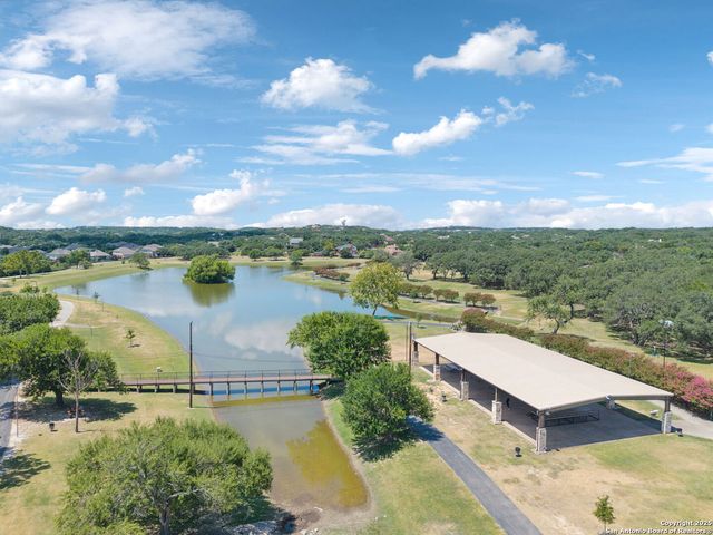 910 Silent Hollow, San Antonio, TX 78260