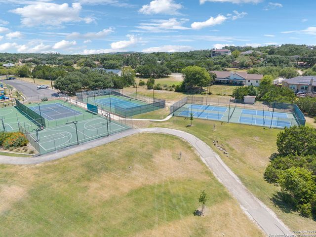 910 Silent Hollow, San Antonio, TX 78260