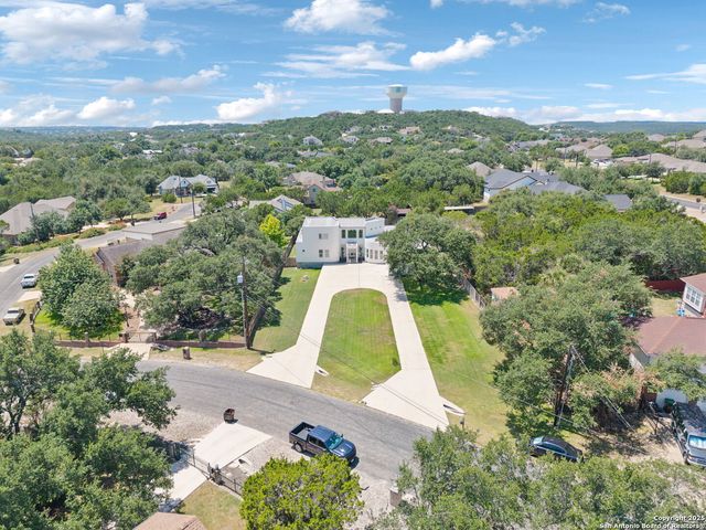 910 Silent Hollow, San Antonio, TX 78260