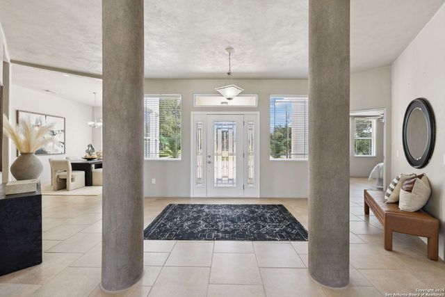 910 Silent Hollow, San Antonio, TX 78260