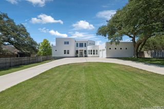 910 Silent Hollow, San Antonio, TX 78260
