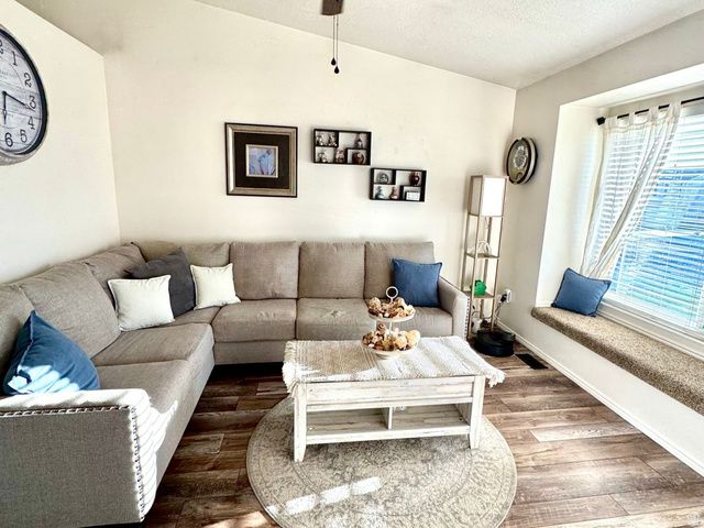 1616 N 725 W, Clinton, UT 84015