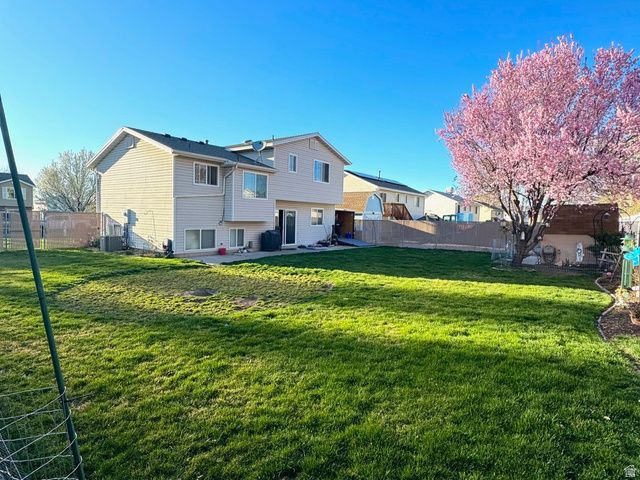 1616 N 725 W, Clinton, UT 84015