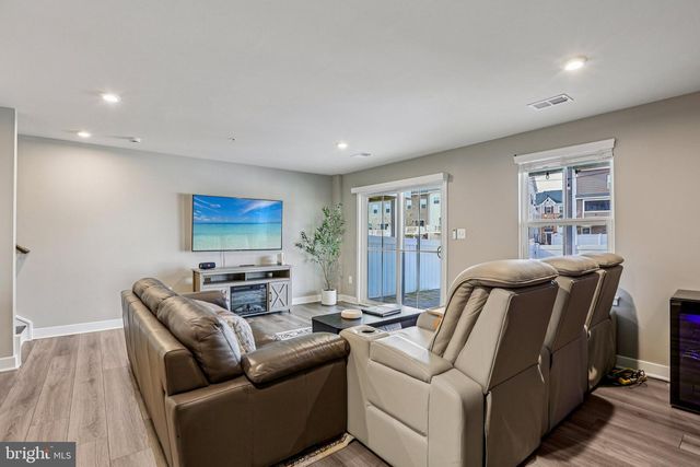 8002 QUAIL RISE LN, Laurel, MD 20723