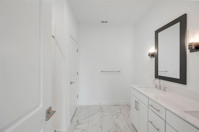 564 Day Station Drive, Dayton, TX 77535