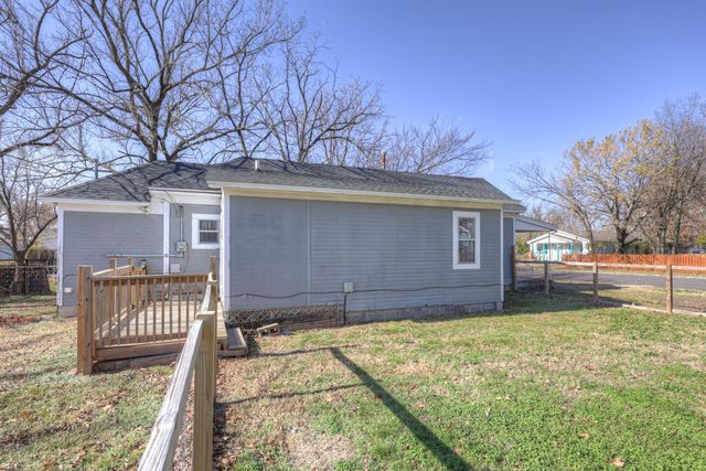 1324 E Hill Street, Joplin, MO 64801