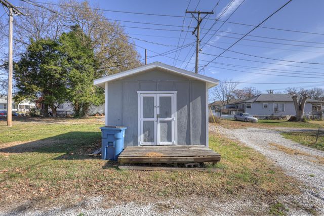 1324 E Hill Street, Joplin, MO 64801