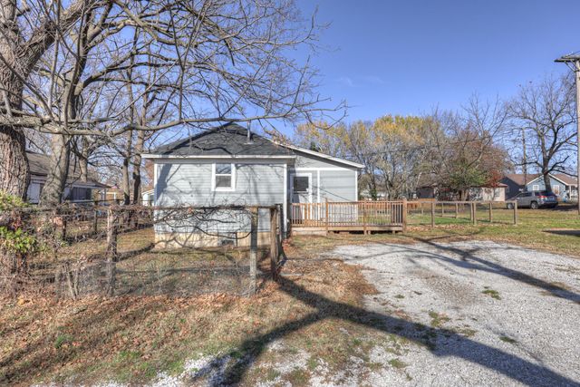1324 E Hill Street, Joplin, MO 64801